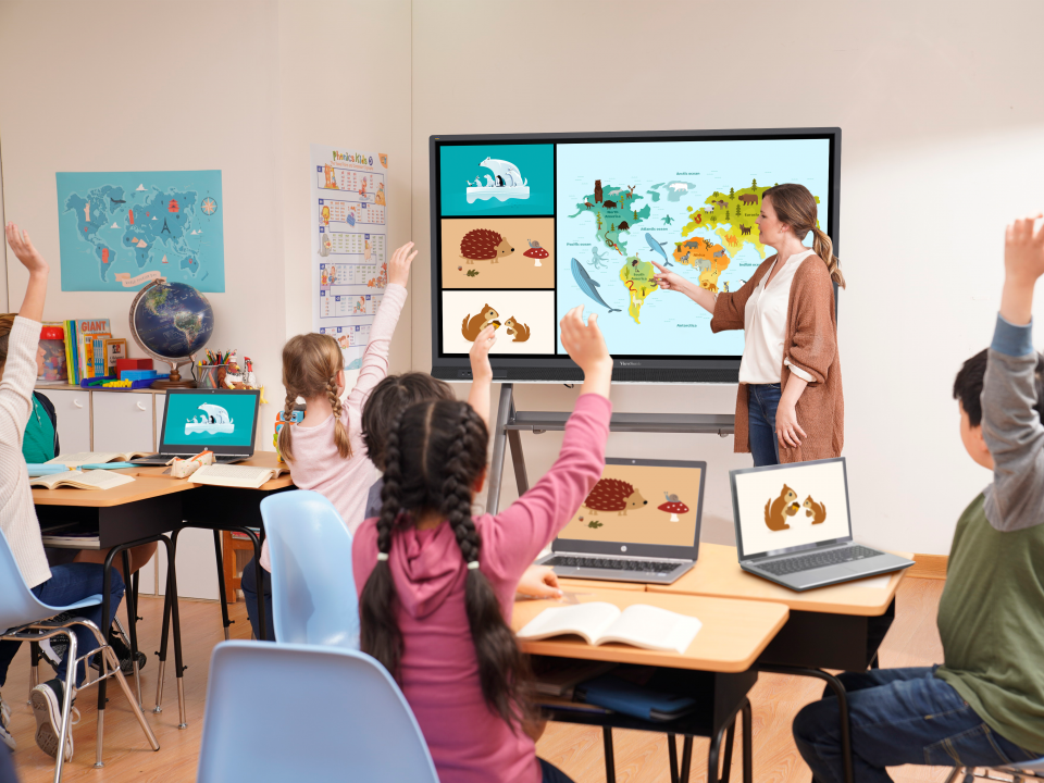 Moderator Mode for Previewing and Managing Group Presentations 1